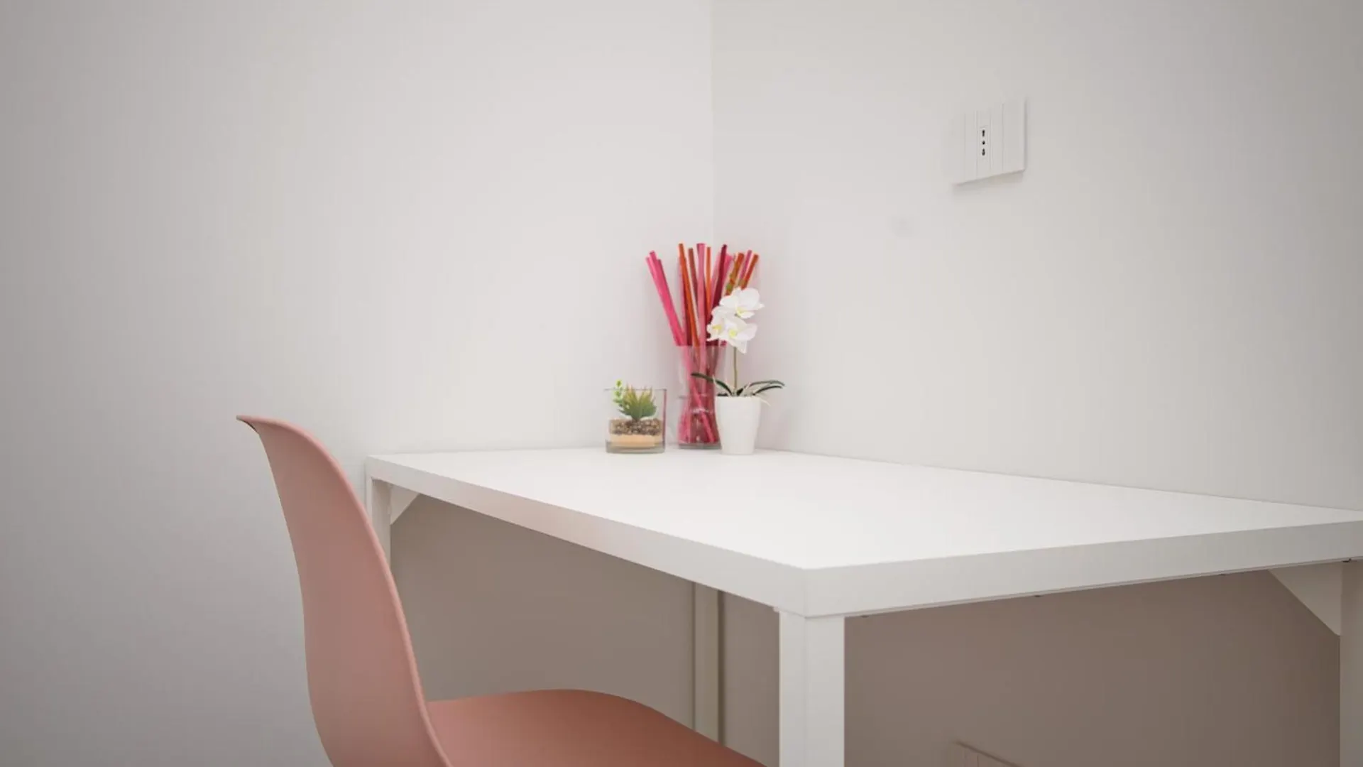 Pink Suite In Financial District 4 Pax Milan Apartment